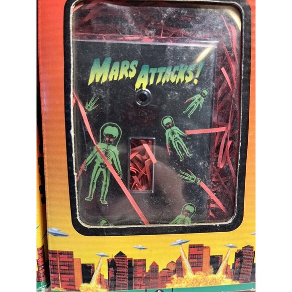 3 New! Mars Attacks Lightswitch Plate Primal Lite Inc 1996 Lot Alien, UFOs  MIB! - Picture 3 of 5